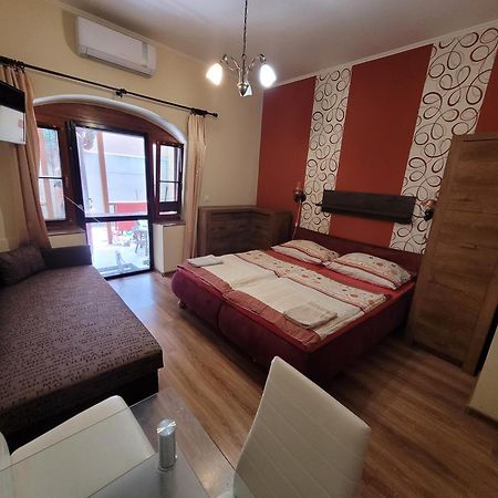 Penzion Korzo Štúrovo Bagian luar foto