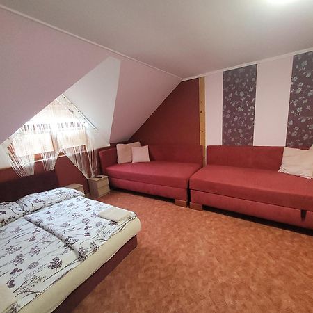 Penzion Korzo Štúrovo Bagian luar foto