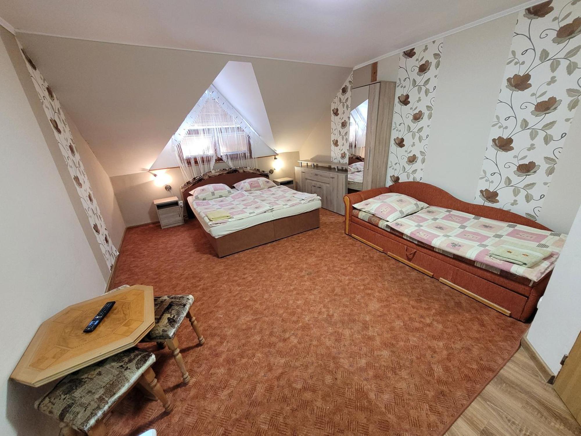 Penzion Korzo Štúrovo Bagian luar foto