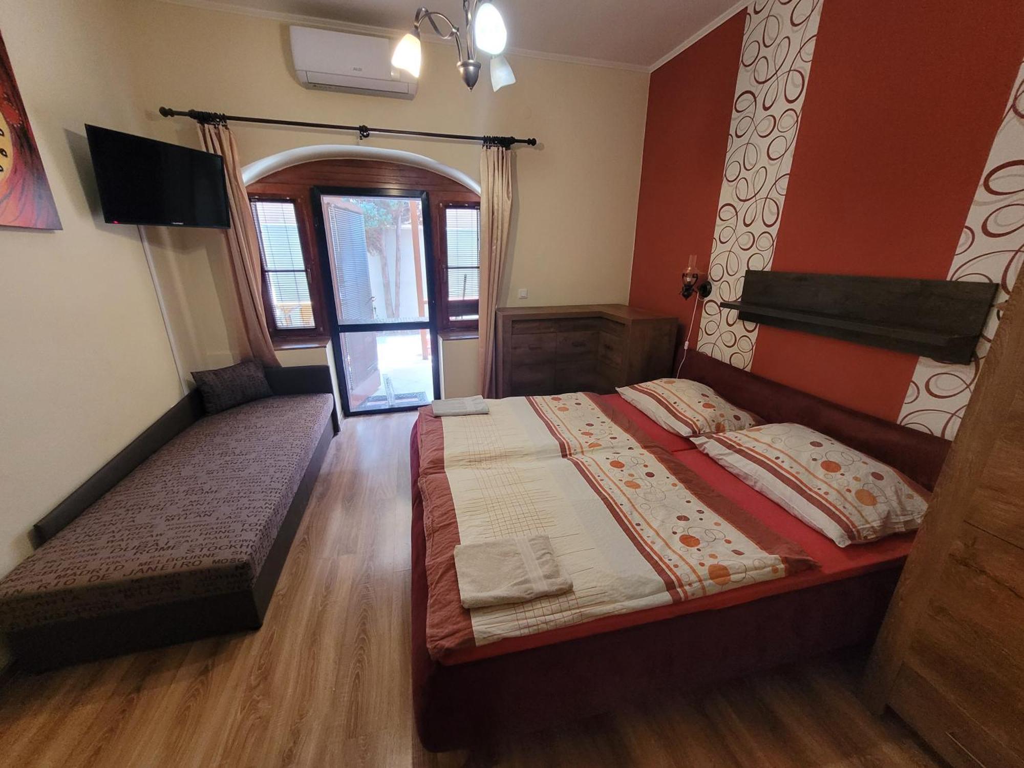 Penzion Korzo Štúrovo Bagian luar foto
