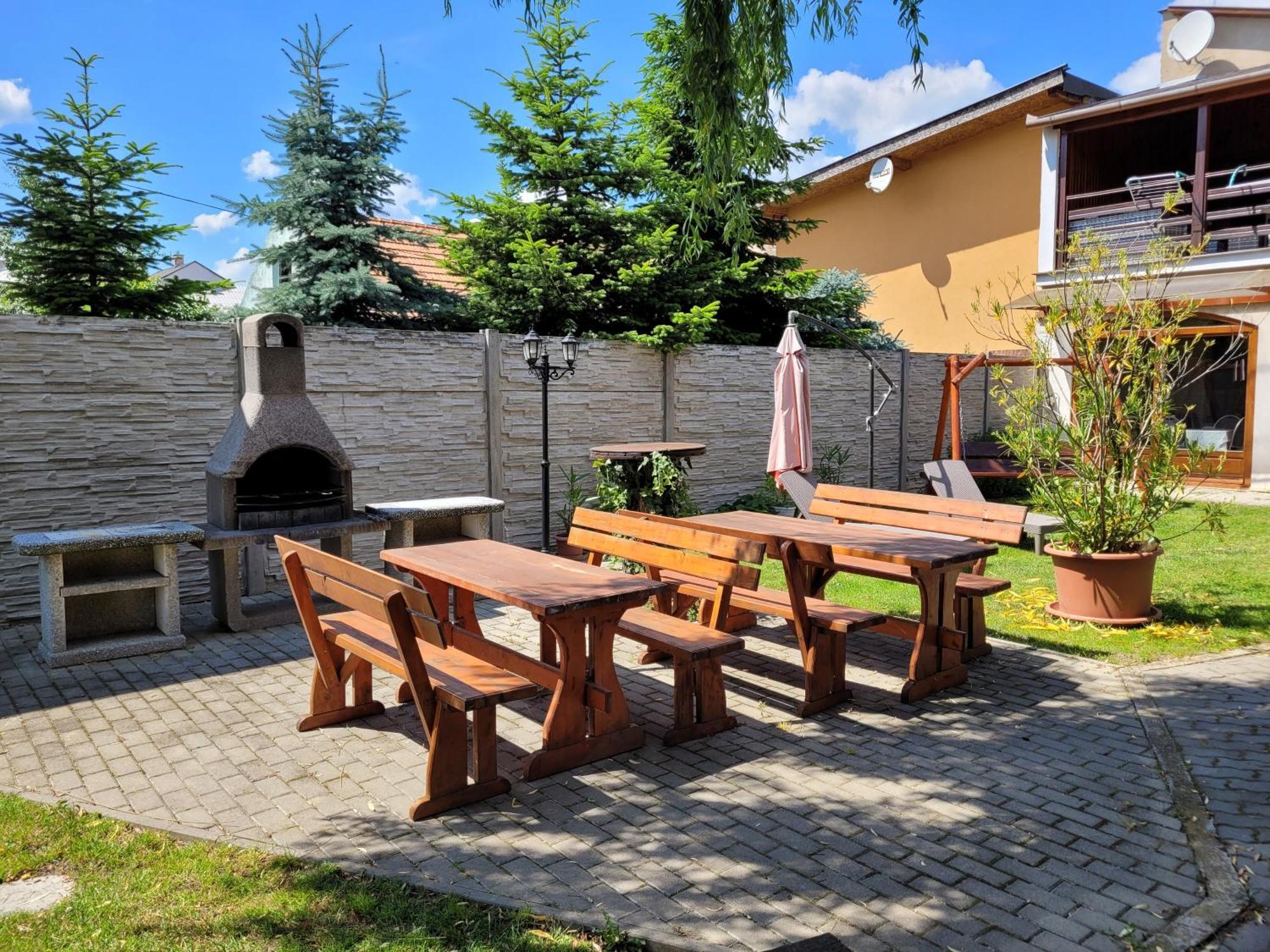 Penzion Korzo Štúrovo Bagian luar foto