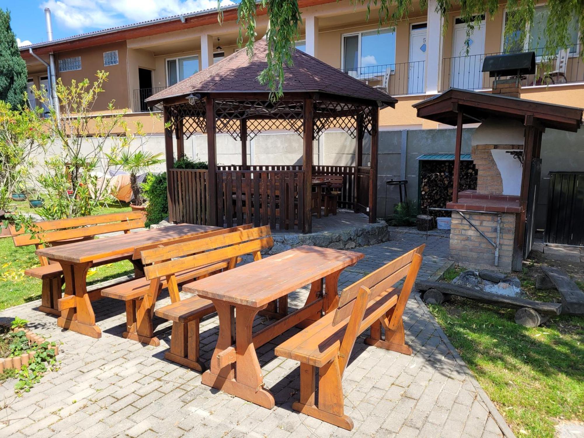 Penzion Korzo Štúrovo Bagian luar foto