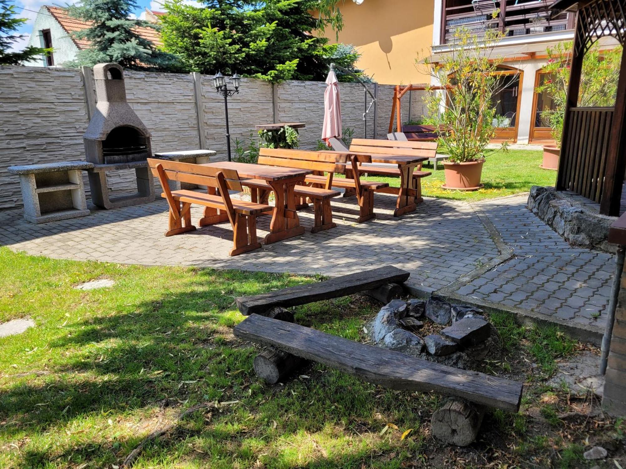 Penzion Korzo Štúrovo Bagian luar foto