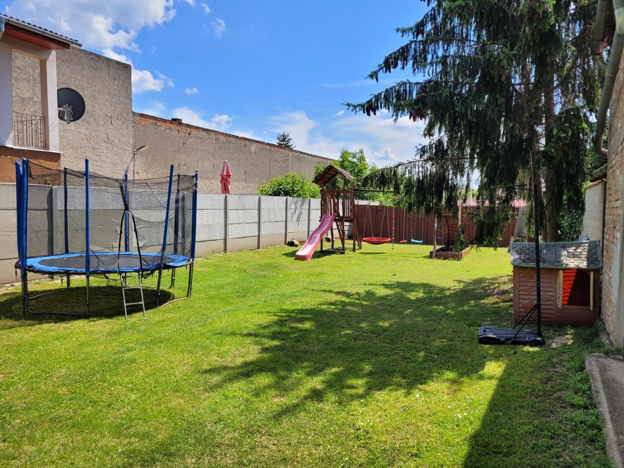 Penzion Korzo Štúrovo Bagian luar foto