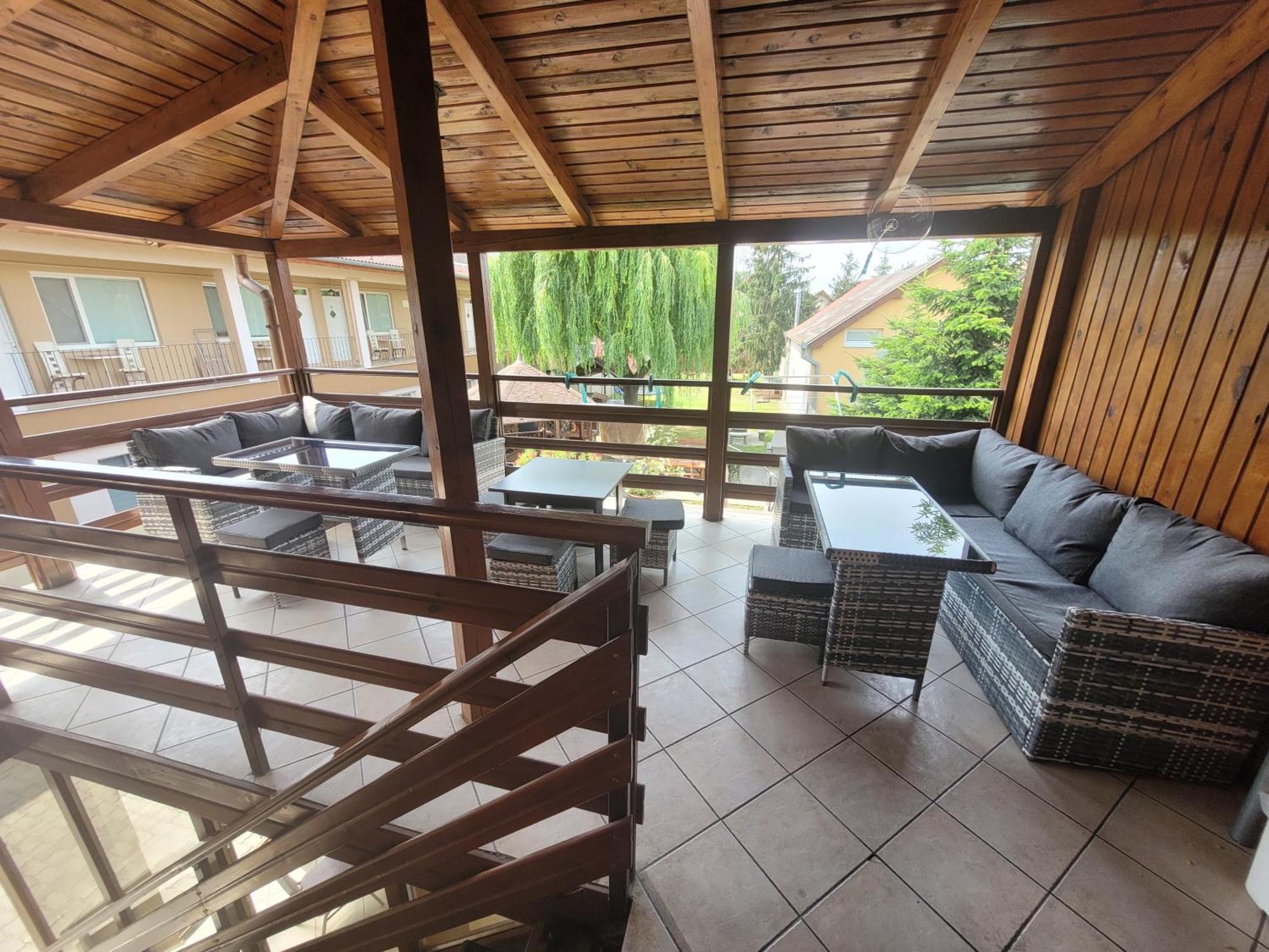 Penzion Korzo Štúrovo Bagian luar foto