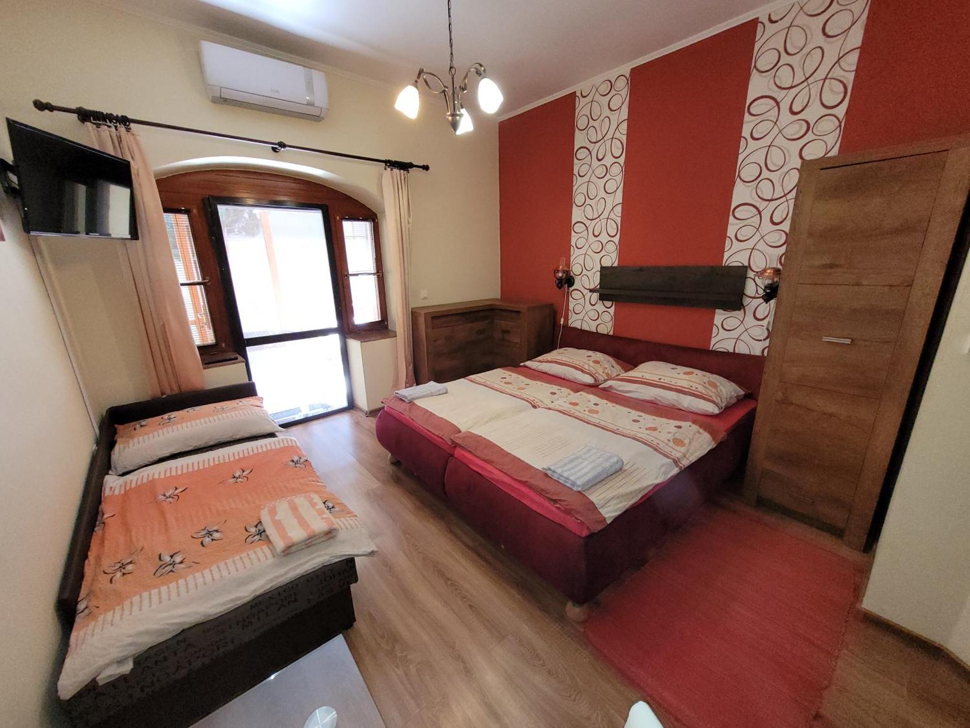 Penzion Korzo Štúrovo Bagian luar foto