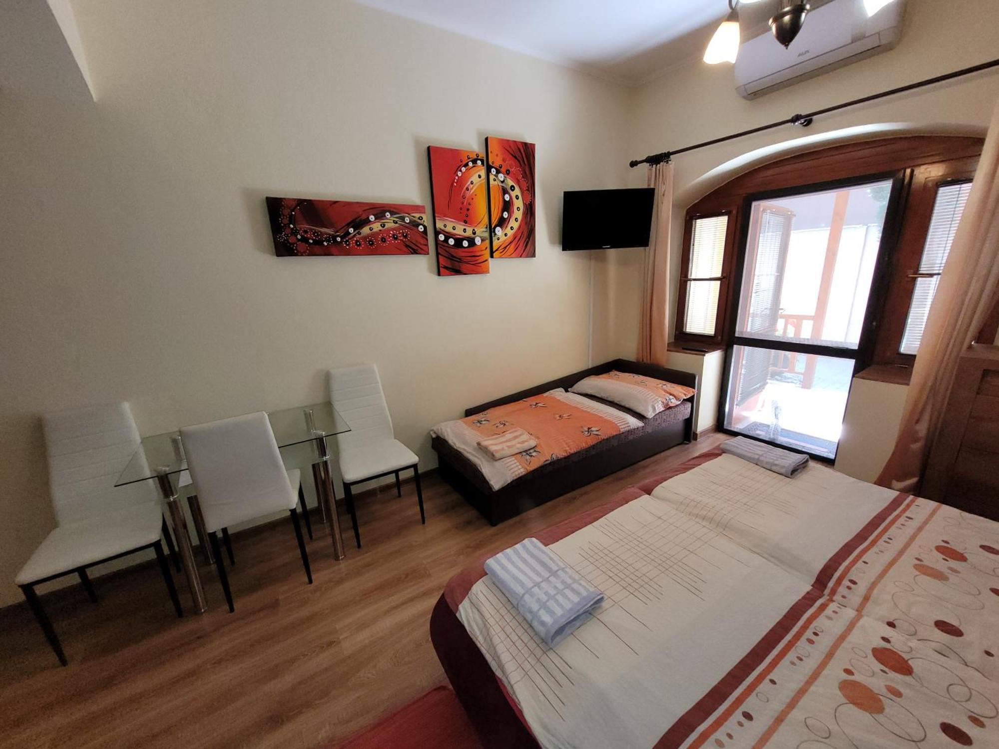 Penzion Korzo Štúrovo Bagian luar foto