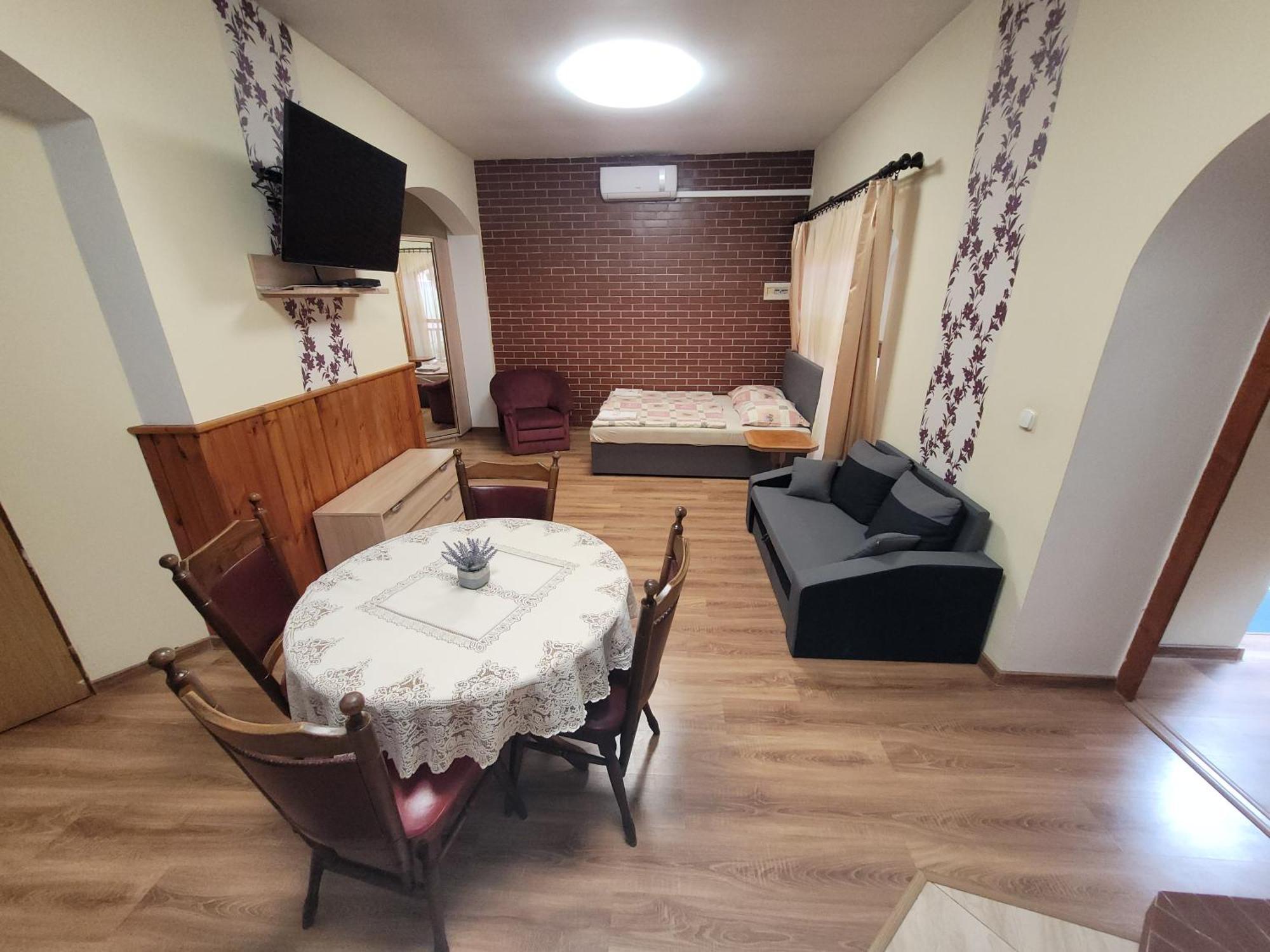 Penzion Korzo Štúrovo Bagian luar foto